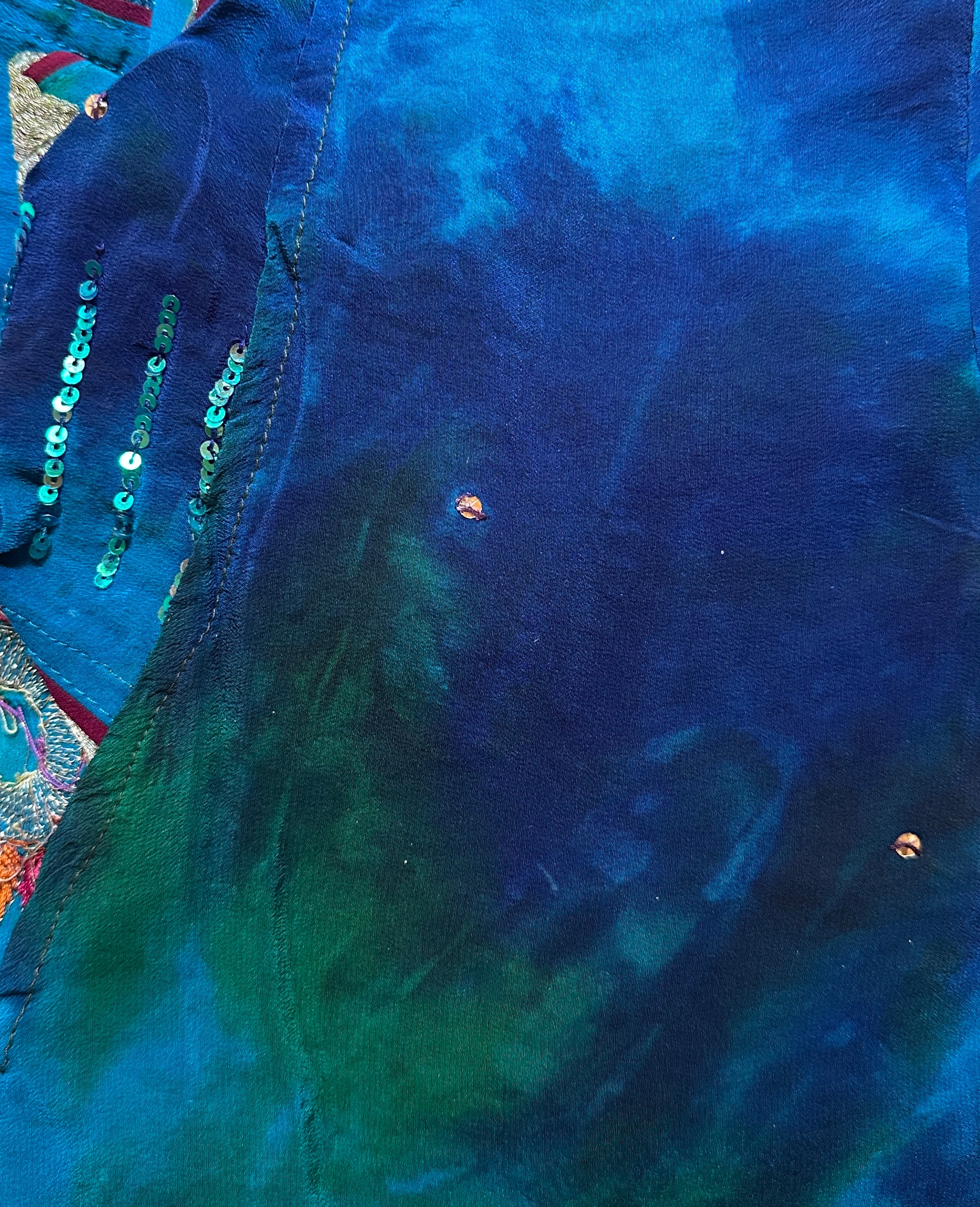 Sari Relic Hooded Top